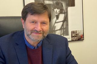 Neznají slovo stud. Jan Hrušínský se opřel do Klem...