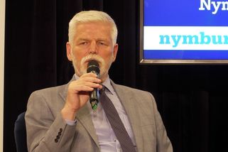 Pavel v debatě s občany: Spojenci už váhají, zda je na Česko spoleh - Novinky