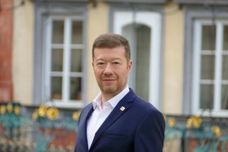 Pokuta pro SPD za plakáty? Okamuru soud z projednání vyloučil