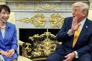 Proč jste mi neřekli o Pearl Harboru? Trump vysvětloval před japonskou premiérkou nečekaný útok na Írán - Novinky