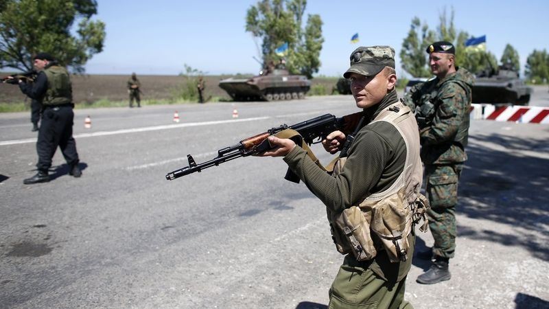 Ukrajinští vojáci v Krasnoarmijsku ukončili násilně referendum a stříleli do davu - Novinky