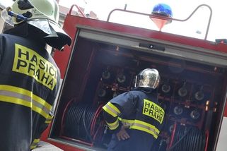 Muž na Pardubicku zřejmě zapálil pět objektů a pak se zastřelil - Novinky