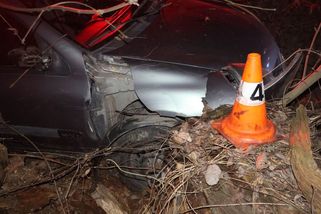 Opilý mladý řidič zdemoloval v Olomouci auto nárazem do pařezu - Novinky