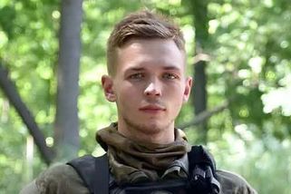 Hodil granát, pak ho zasáhl nepřítel. Dvaadvacetiletý Čech Karel padl před třemi lety u Bachmutu - Novinky