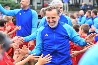 Z fotbalové legendy se stal maratonec. Sotva jdu, zavolej sanitku, žádal Poborský - Sport.cz