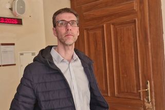 Muž si jel zastřílet k lesu a kontrolujícího myslivce nabral na kapotu. Dostal podmínku a přijde o zbraně - Novinky