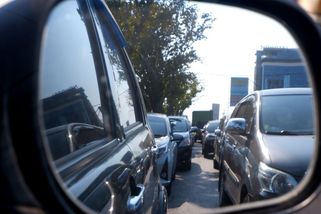 Glosa: Šokující rada: když je benzin drahý, zkuste jezdit míň. Šokuje v Česku - Seznam Zprávy