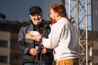 Svěrák či Trojan se na Letné zastali ČT a Rozhlasu. Minář očekává boj o demokracii