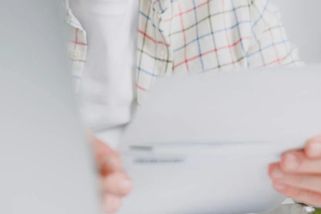 Proč se v Česku nevyplatí makat? Zkušenost muže, který po 30 letech práce dostal výsměch místo penze - Médium.cz