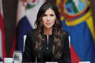 Bývalá Trumpova ministryně utratila desítky tisíc dolarů za reklamu, kde jede na koni - Seznam Zprávy