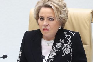 Normou má být rodit hned po 18. narozeninách, vyzývá Rusko své občany - Novinky