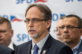 Náměstek za SPD sdílel falešnou fotografii s Minářem. Ten žádá jeho odvolání - Seznam Zprávy