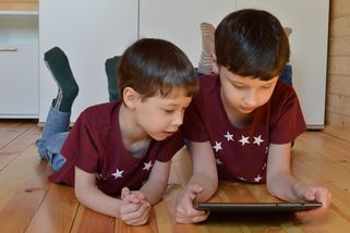 „Ty se máš, ty jsi v balíku,“ rýpou kolegové. Nikdo z nich ale nevidí ty výdaje 4členné rodiny - Médium.cz