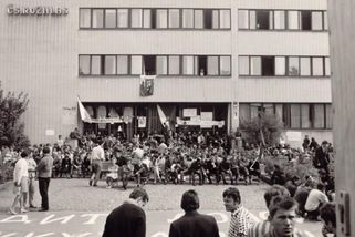 „Nehrdinský hrdina v bačkorách.“ Zdeněk Svěrák vzpomíná na odvahu Miloně Čepelky během vysílání v srpnu 1968