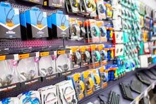 Elektronika může do konce roku zdražit o desítky procent, říká šéf řetězce - Seznam Zprávy