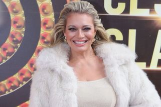 Lucie Borhyová odzbrojila fanoušky! Moderátorka předvedla dekolt i nohy ve smyslné róbě