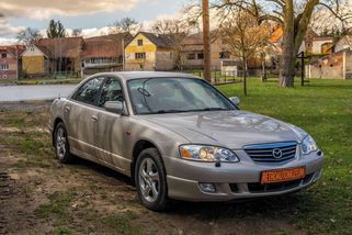 Mazda Xedos je polozapomenutá luxusní relikvie devadesátek. Úžasné auto byl propadák - Garáž.cz