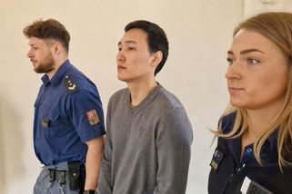 Já mám jít do vězení a ti nahoře bohatnou? Pomocník kyberšmejdů si u soudu vyškemral podmínku - Novinky