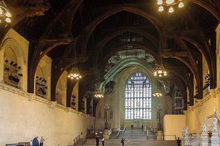 Jak středověcí tesaři vybírali dřevo, které mělo vydržet celá staletí. Proč už to dnes neděláme? - Médium.cz