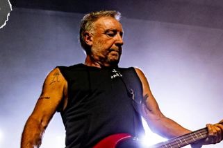 NAŽIVO: Peter Hook písně Joy Division a New Order žije. Je víc než legenda | Headliner