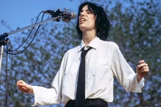 Recenze: Patti Smith se pravdu o svém otci dozvěděla až po sedmdesátce - Seznam Zprávy