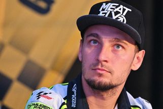 Bývalý motocyklový závodník Abraham vylezl na nejvyšší horu světa Mount Everest - Sport.cz