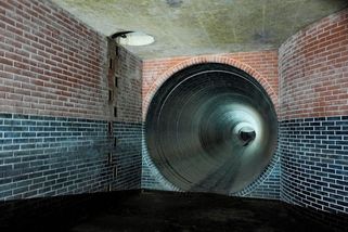 FOTO: Obří podzemní prostor pod Karlínem umí zabránit dalším povodním - Novinky