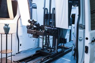 Digitalizační stanice Archa III pojede z Prahy na Ukrajinu dokumentovat ohrožené památkové předměty - Novinky