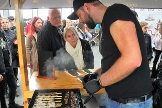 Na špízy z krokodýla a zebry se na kulinářském festivalu stála fronta - Novinky