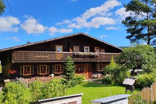 Na Šumavě přežily zbytky alpského městečka - Médium.cz