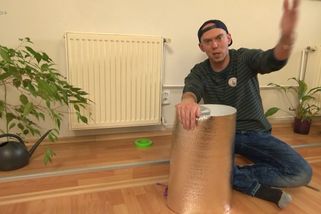 Láďova vychytávka s reflexní fólií vám ušetří až 90 % energie z radiátorů | Vychytávky Ládi Hrušky