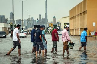 Spojené arabské emiráty se potýkají se silnými bouřkami a deštěm - Seznam Zprávy