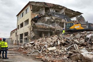 Viděla lidi, které zabil azbest. Prostě se nenadechnete, říká onkoložka - Seznam Zprávy