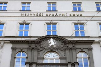 Studentka neobhájila diplomku a začala se soudit. Vinu hází na vedoucí práce - Novinky