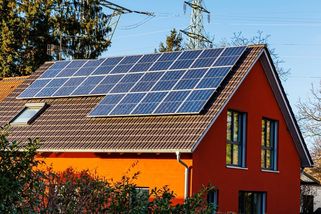 Dotace na fotovoltaiku: Skrytá podmínka, o které vám nikdo předem neřekne, ale přivede vás na mizinu
