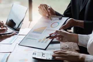 Korporace odsávají z Česka miliardy skrze fígle s převodními cenami - Novinky