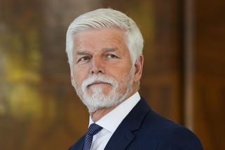 Prezident Pavel vzal chlapy z ochranky na vodu