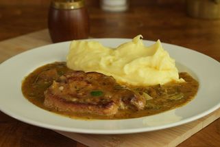 Vepřové maso v lahodné omáčce: Nejlepší oběd z jednoho hrnce | Vaříme s Kubíčkem