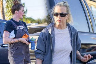 Kim Basinger si po „zpackaných plastikách“ vyšla s dcerou, která své rodiče pomluvila