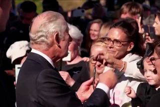 Pero od fanynky Karla III. rozesmálo - Novinky