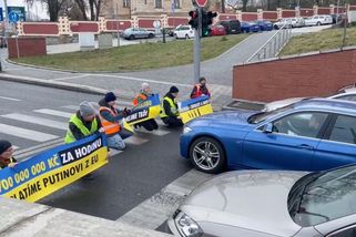 Aktivisté v Praze znovu zablokovali dopravu