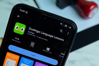 Duolingo roste díky AI, která nahrazuje její zaměstnance. Uživatelé to kritizují - Seznam Zprávy