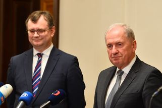 KOMENTÁŘ: Ostuda ctihodného Ústavního soudu. Zákonné neznamená spravedlivé a morální