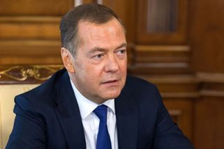 Uspořádáme v Berlíně vojenskou přehlídku, pohrozil Medvěděv - Novinky