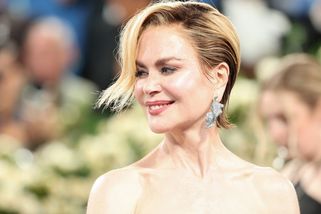 Krátkovlasá Nicole Kidman je minulostí. Tak co je paruka? ptají se zmatení fanoušci