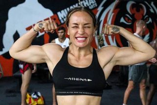 Pikantní oslava vítězství. Boxerka to rozjela nahoře bez