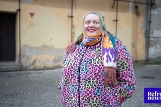 Internet pohoršilo nahé vystoupení umělkyně z pražské AVU