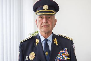Policejní šéf po aférách napsal podřízeným: Víme o vás, zrádci a krysy - Seznam Zprávy