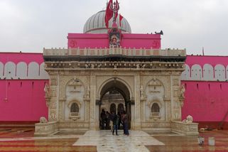 V chrámu Karni Mata uctívají krysy. Běhají jich tam desítky tisíc. Jejich zabití je neúctou - Médium.cz