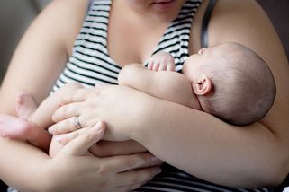 Alkohol na mateřské? U nás normální, matky to označují za svůj způsob přežití - Médium.cz